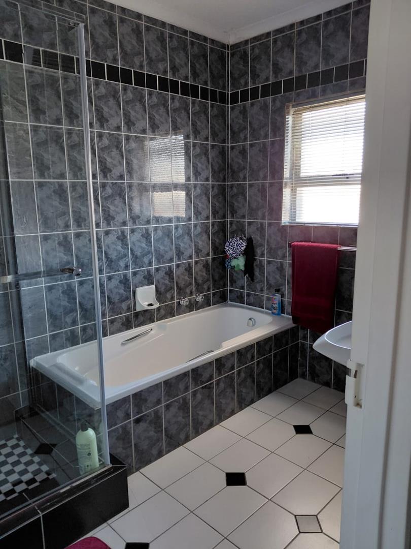 3 Bedroom Property for Sale in Welgelegen Western Cape